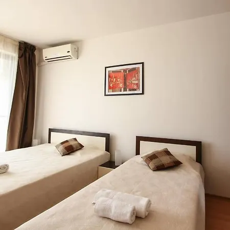 Seaside 2 Bedroom With Balcony For 4-5 Pax ساني بيتش