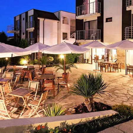 Seaside 2 Bedroom With Balcony For 4-5 Pax ساني بيتش